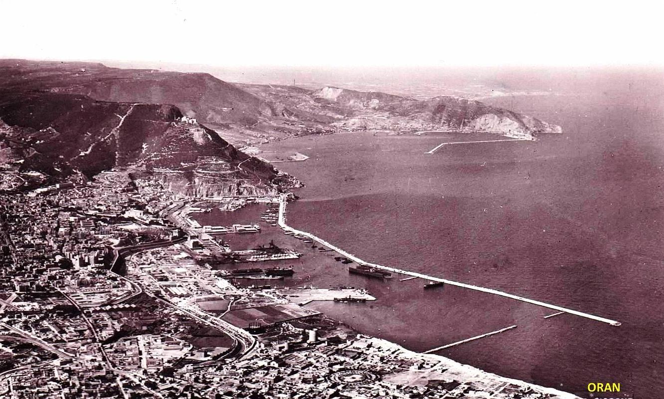 Oran - vue du port d Oran et de Mers El Kebir.jpg